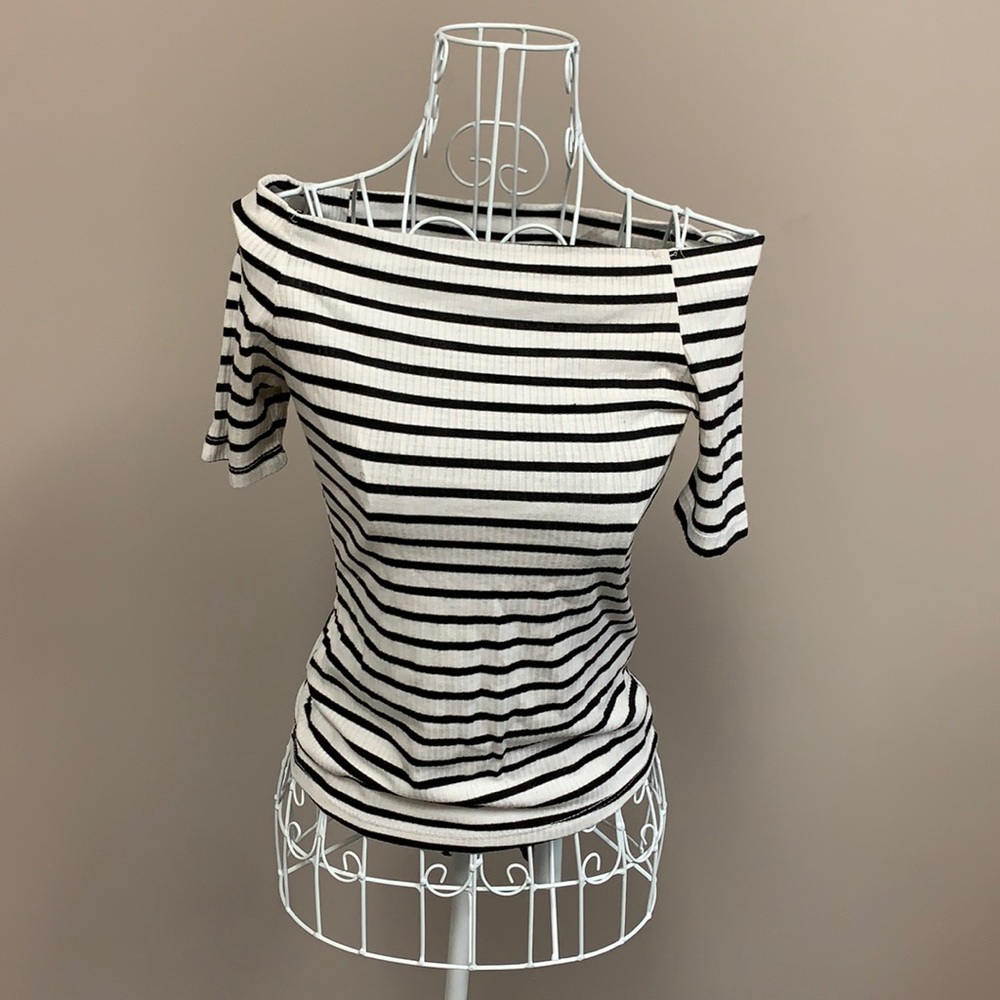 Off the shoulder, scooper neck tshirt